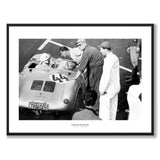 Porsche 550 Spyder som historiskt fotografi och poster från Historly – med vit kant och titel