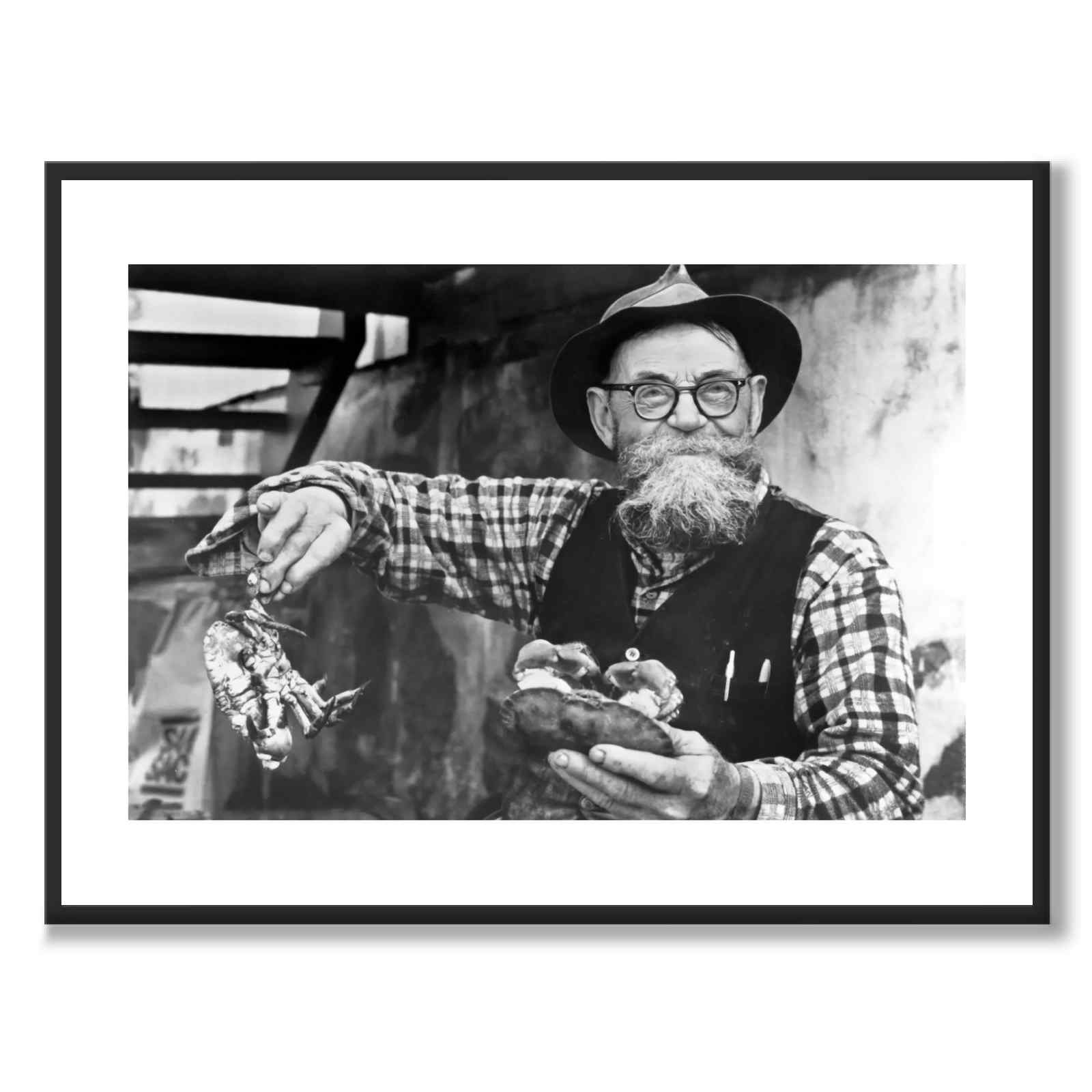 Fishermen on Käringön 1940 as a poster from Historly – with white border without title