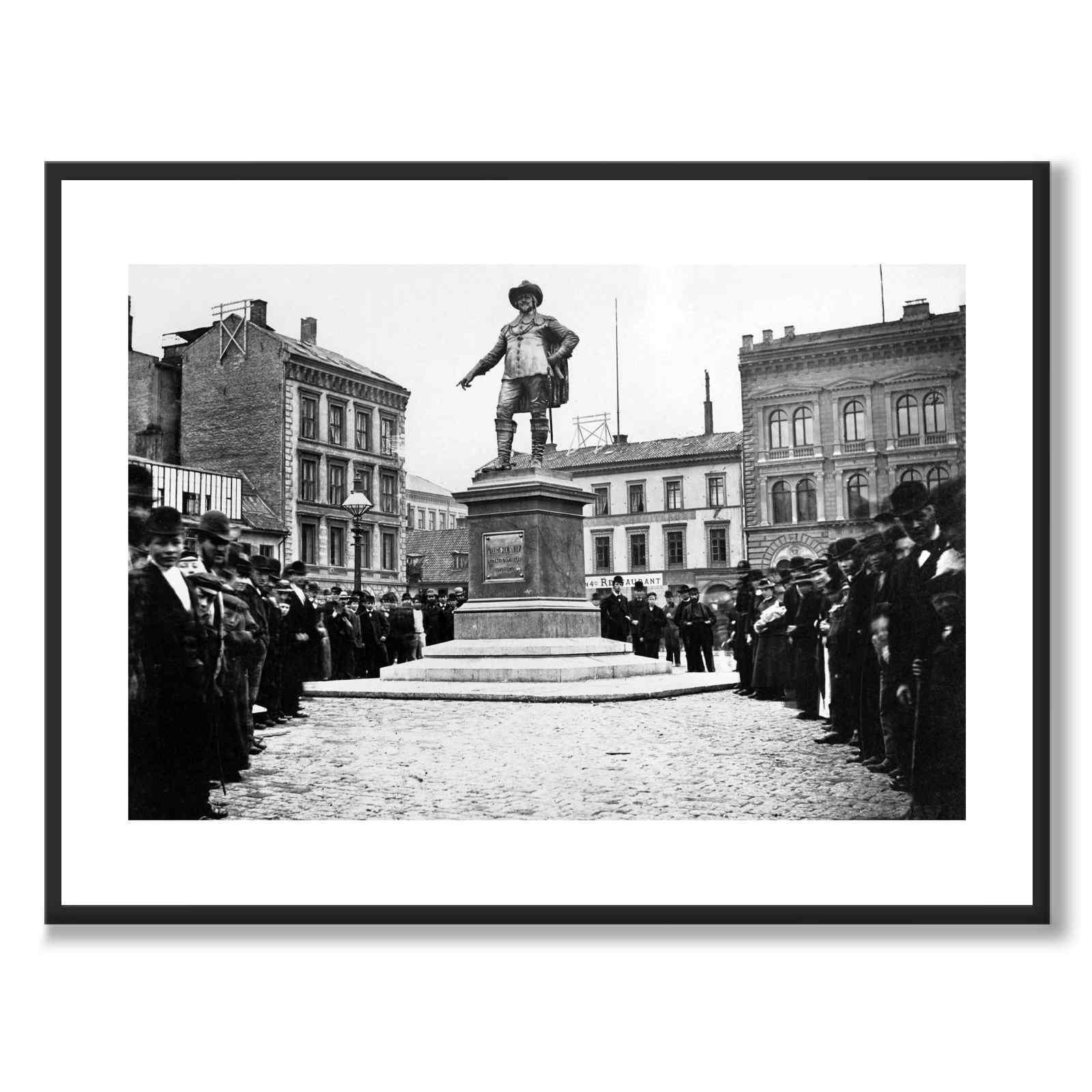 Stortorvet, Oslo 1880 som historiskt fotografi och poster från Historly – med vit kant utan titel