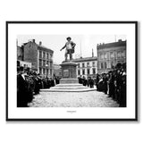 Stortorvet, Oslo 1880 som historiskt fotografi och poster från Historly – med vit kant och titel