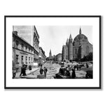 Akersgata, Oslo 1899 som historiskt fotografi och poster från Historly – med vit kant utan titel