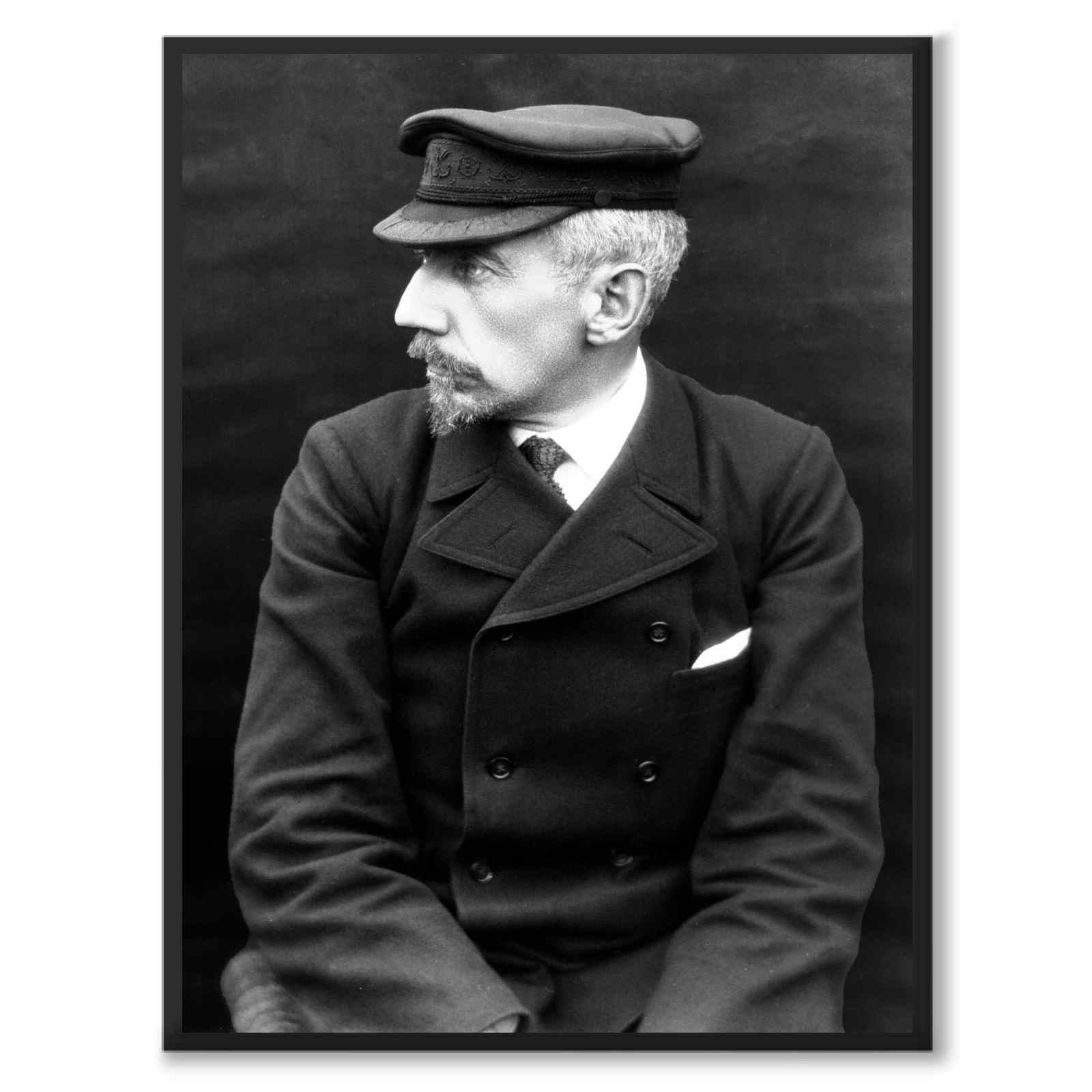 Roald Amundsen as a historic photograph and poster from Historly – full image without white border