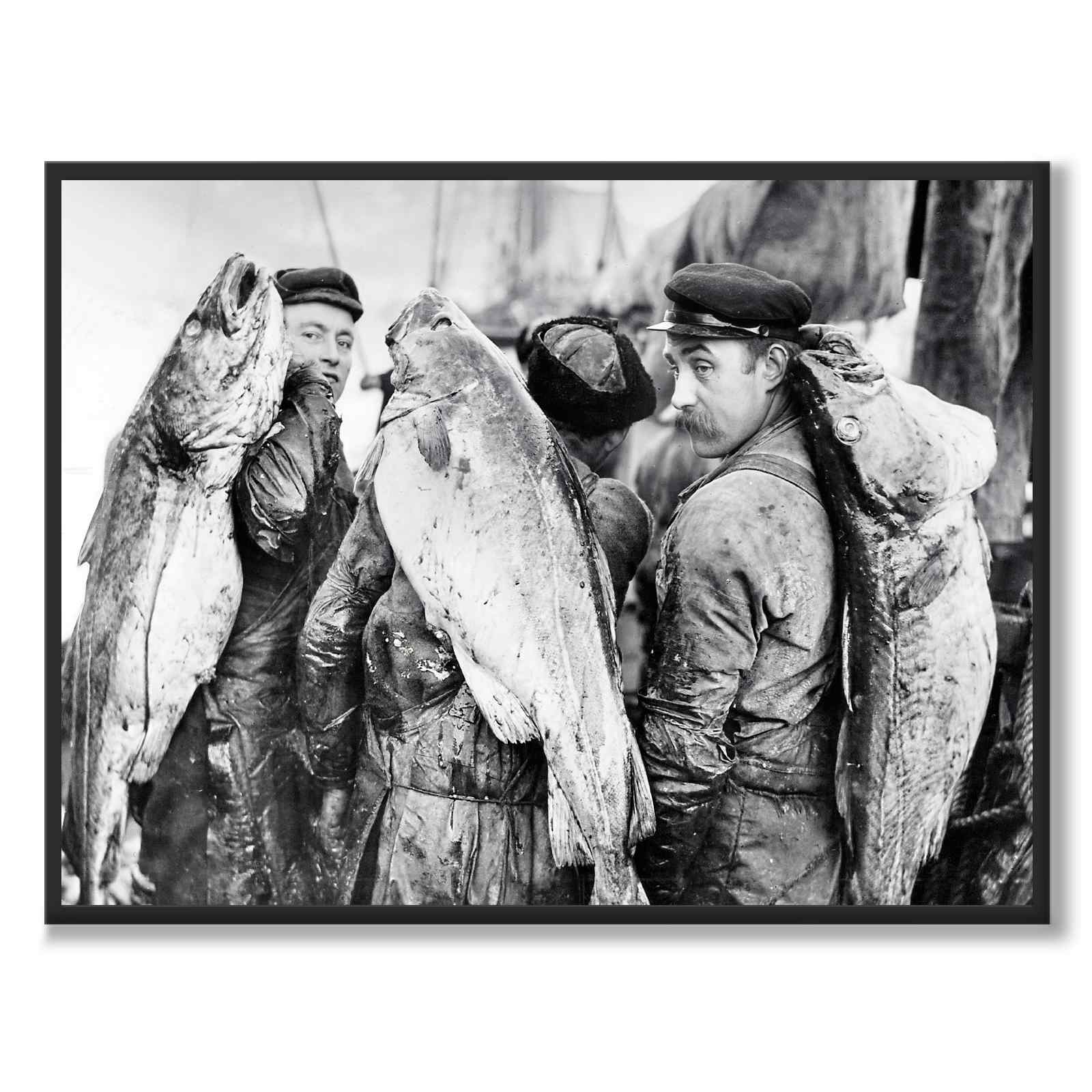 Fishermen 1910 as a historic photograph and poster from Historly – full image without white border