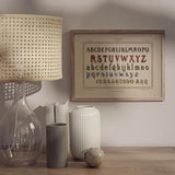 The Alphabet som väggkonst i inspirerande inredningsmiljö