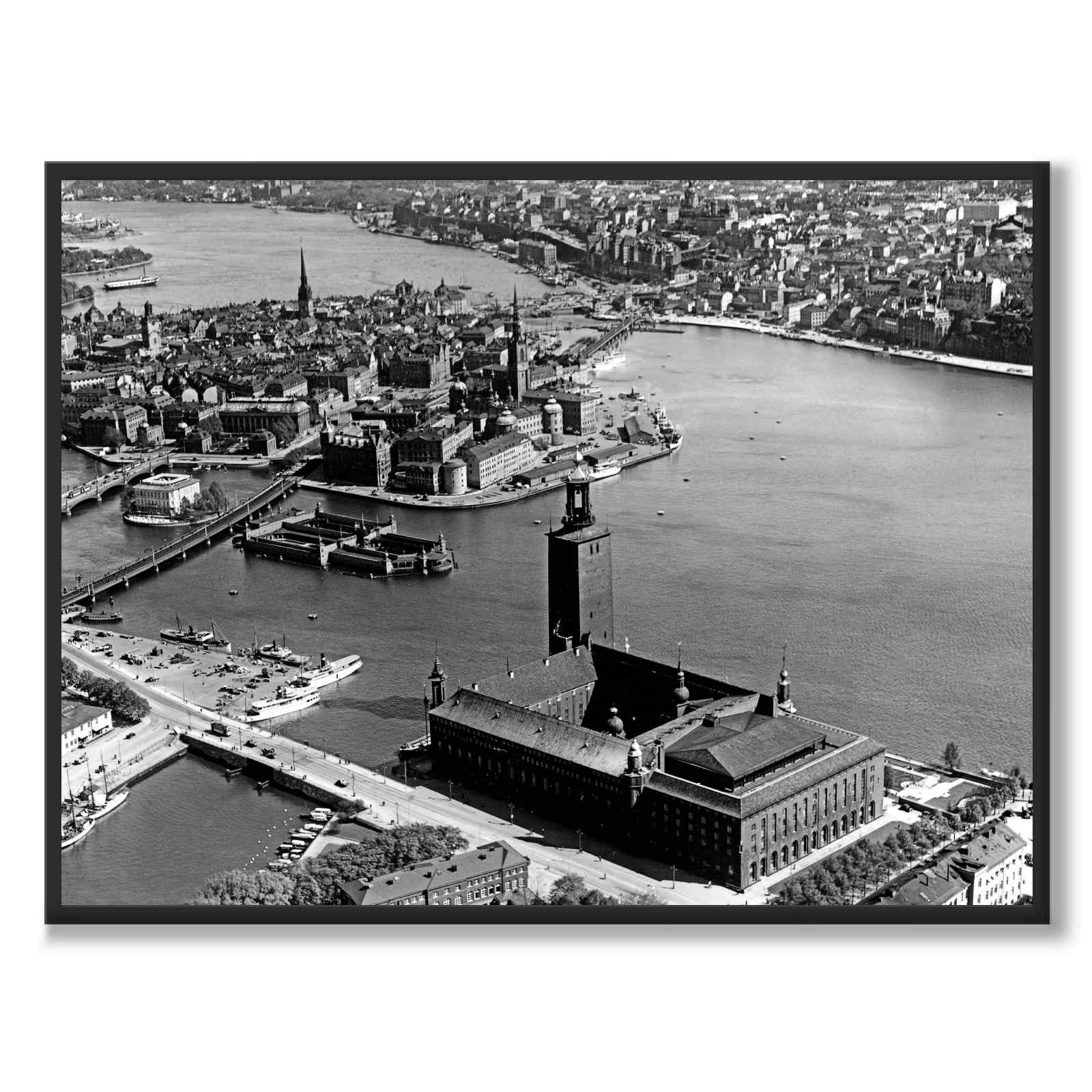 Stockholm City Hall som historisk Stockholmsposter från Historly – helbild utan vit kant