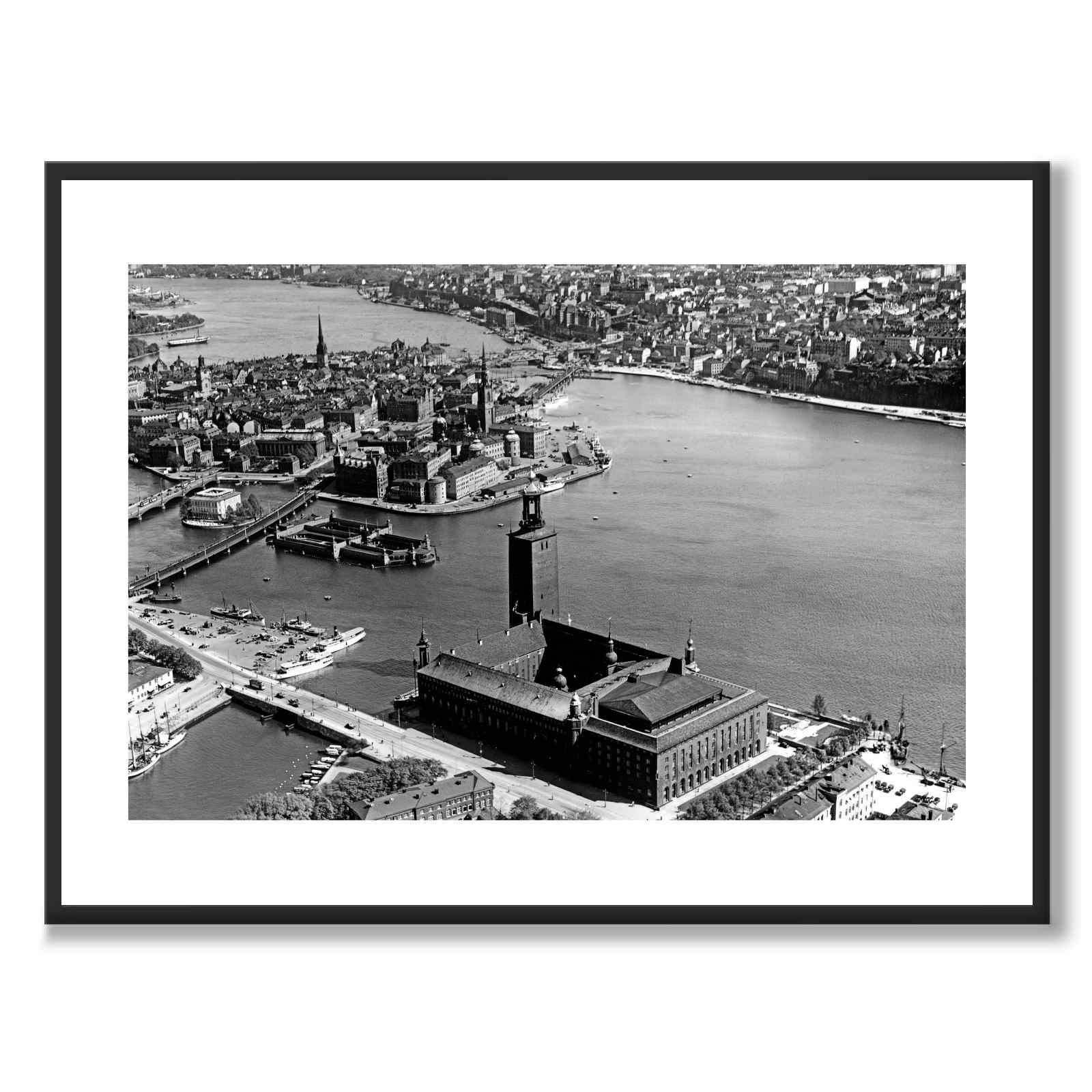Stockholm City Hall som historisk Stockholmsposter från Historly – med vit kant utan titel