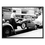 Woman lifting car som poster från Historly – helbild utan vit kant