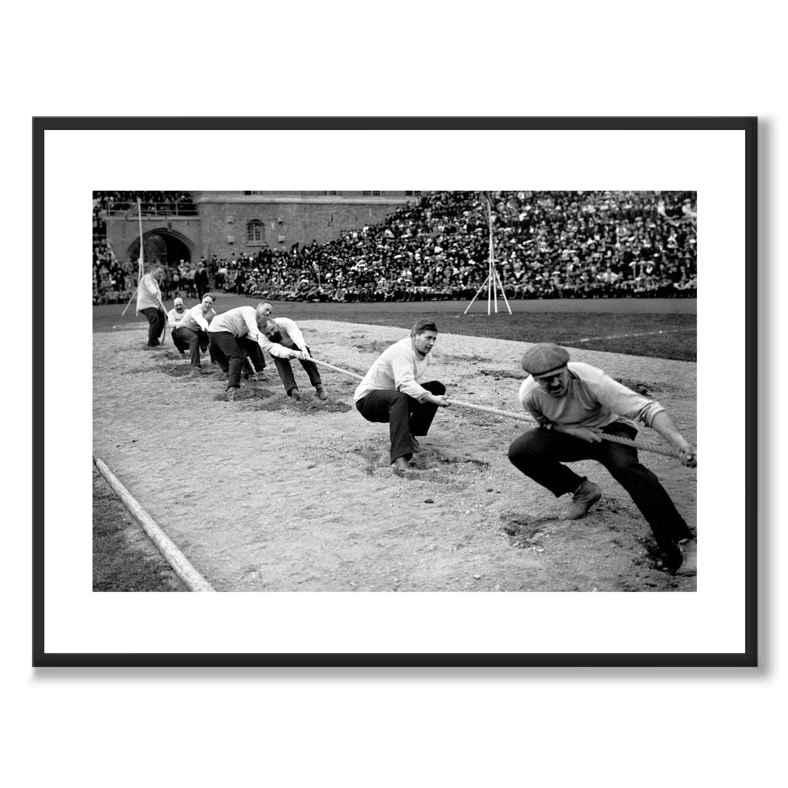 Tug of War som historisk Stockholmsposter från Historly – med vit kant utan titel