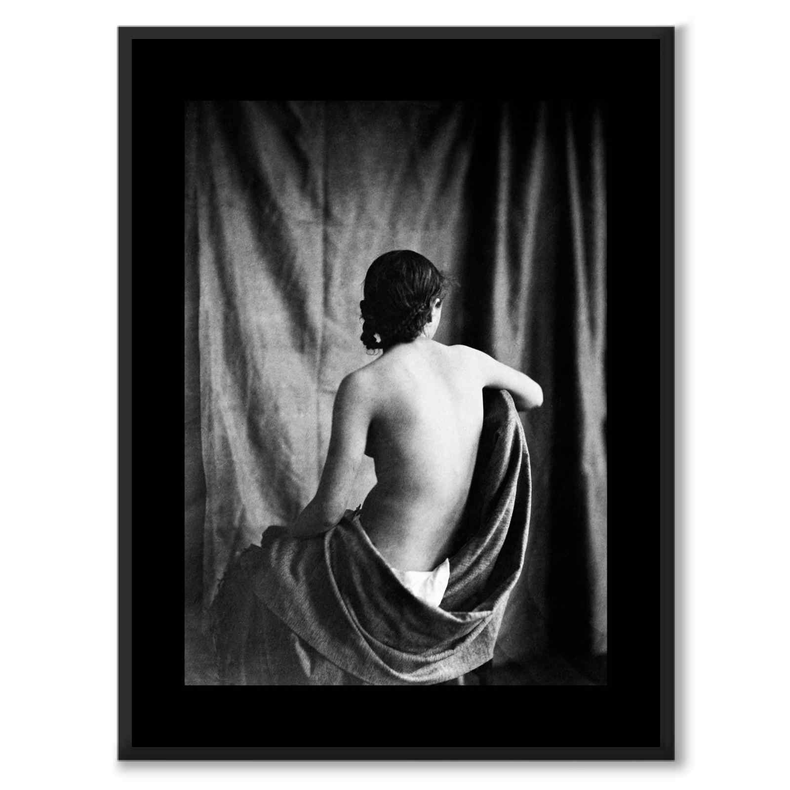 Black Collection - Femme som svartvit poster från Historly – med svart bakgrund utan titel
